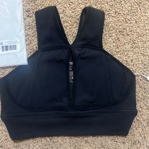 ** NWT BUFFBUNNY SPHYNX SPORTS BRA - onyx black . Size S**